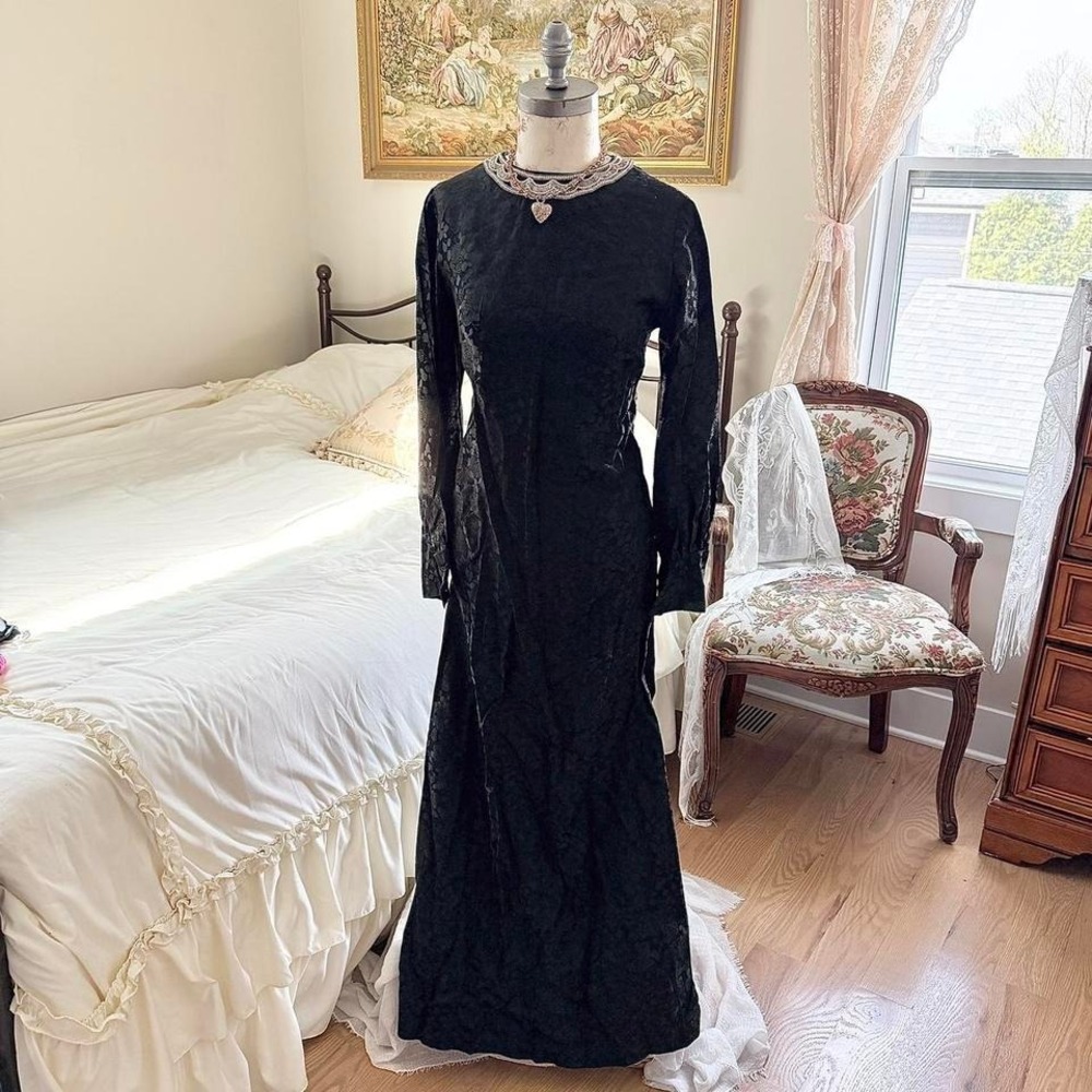 black formal maxi dress‎  60s black lace long sleeve maxi dress